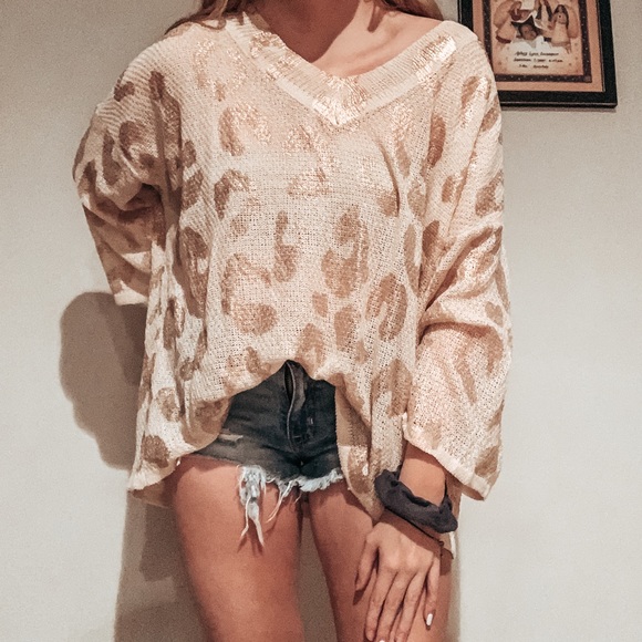 ANDTHEWHY Sweaters - (NWT) Leopard Tan Metallic Sweater